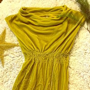 Chartreuse Velvet dress 💜 Medium